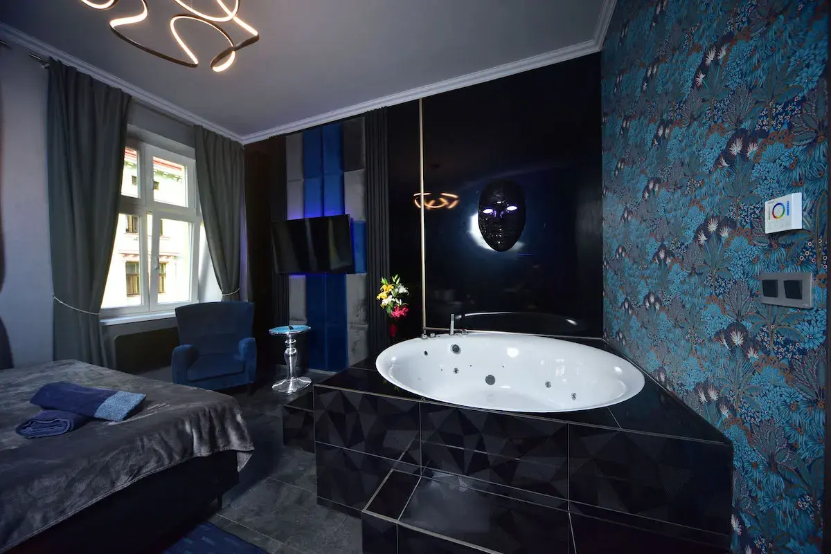 Pokoj Paříž, privátní wellness Praha, celkový pohled